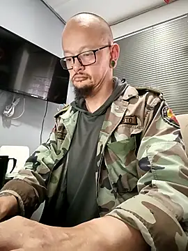 Snapshot of zain_kreigger chatting on 09-17-25, 05:03 zain kreigger online show from 09-17-25, 05:03