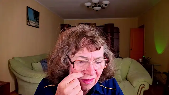 Betty Brick online show from 01-19-26, 06:17