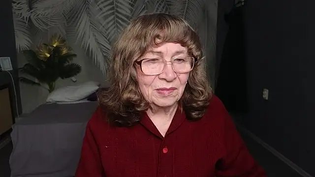 Snapshot of Betty_Brick chatting on 04-19-26, 10:36 Betty Brick online show from 04-19-26, 10:36