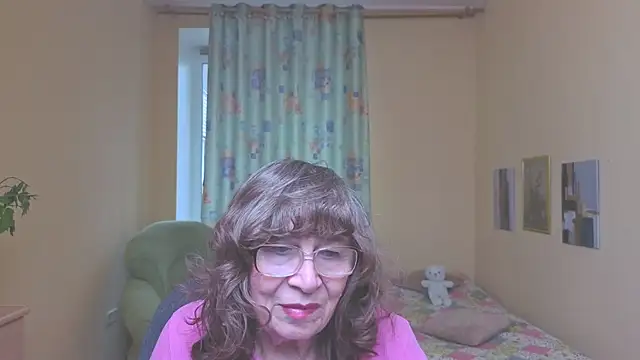 Snapshot of Betty_Brick chatting on 05-07-26, 12:54 Betty Brick online show from 05-07-26, 12:54