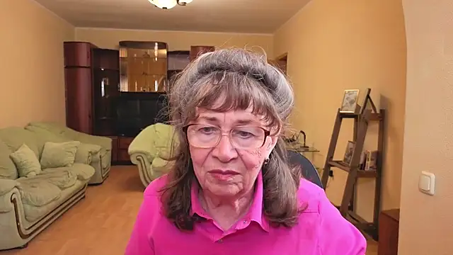 Snapshot of Betty_Brick chatting on 05-15-26, 04:36 Betty Brick online show from 05-15-26, 04:36