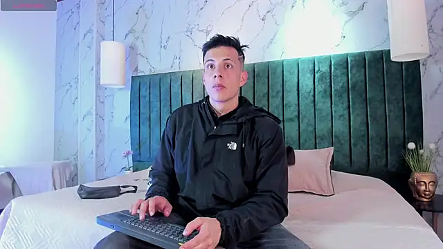 Dustin Sonne online show from 10-26-25, 03:34