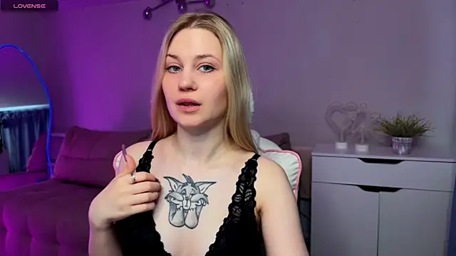 Sofia Kenwood online show from 04-12-26, 03:44