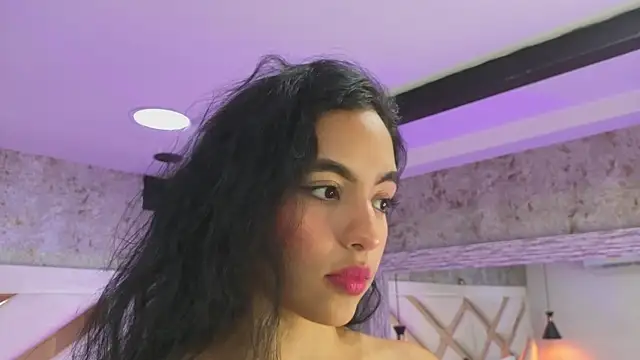 Snapshot of Saara_evans_ chatting on 09-25-25, 08:01 Saara evans online show from 09-25-25, 08:01