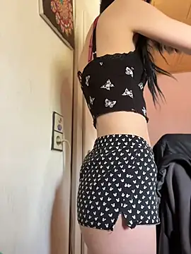 Snapshot of Seductively4_20 chatting on 05-19-26, 08:53 Seductively4 20 online show from 05-19-26, 08:53