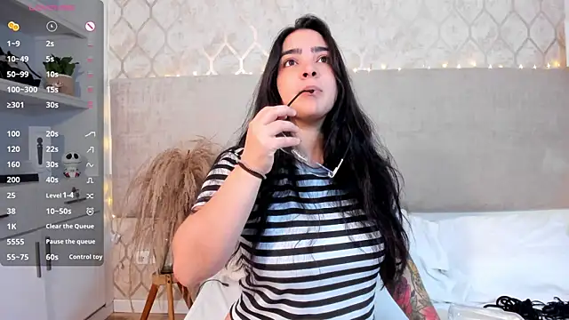 KamilaBetancourt online show from 10-30-25, 12:50