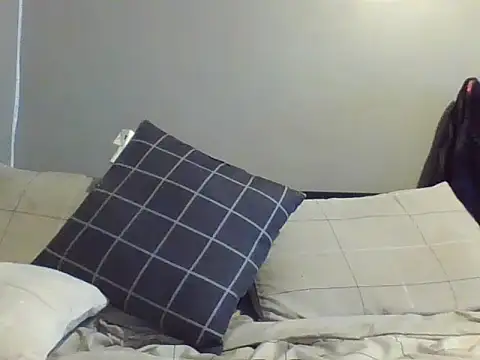 Snapshot of mikyng chatting on 12-17-25, 03:56 mikyng online show from 12-17-25, 03:56