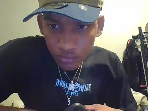 Snapshot of mikyng chatting on 12-23-25, 05:27 mikyng online show from 12-23-25, 05:27