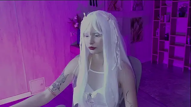 AvaDaviis online show from 10-12-25, 07:51