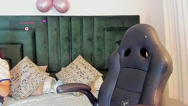 valerieMattson online show from 12-15-25, 05:28