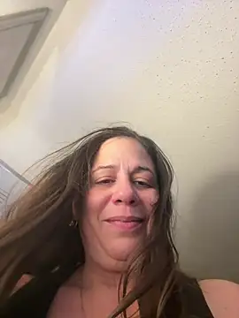 PrettyKittyMia online show from 05-05-26, 02:41