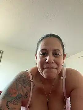 PrettyKittyMia online show from 05-14-26, 04:36