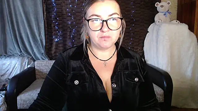 NikaSkylink online show from 10-24-25, 03:58