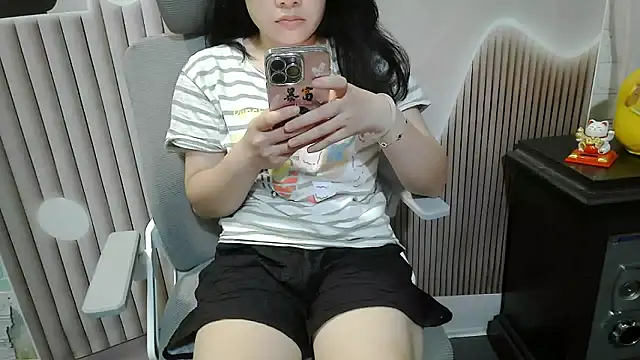 Snapshot of Emachiii chatting on 09-11-25, 12:16 Emachiii online show from 09-11-25, 12:16