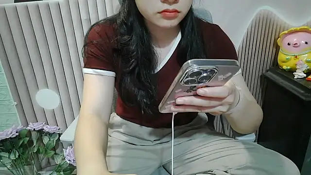 Snapshot of Emachiii chatting on 10-09-25, 01:03 Emachiii online show from 10-09-25, 01:03