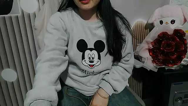 Emachiii online show from 11-19-25, 04:45