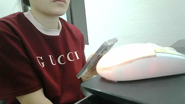 Snapshot of Emachiii chatting on 04-19-26, 04:17 Emachiii online show from 04-19-26, 04:17