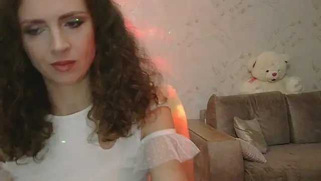 Amber Carrol online show from 12-21-25, 05:20