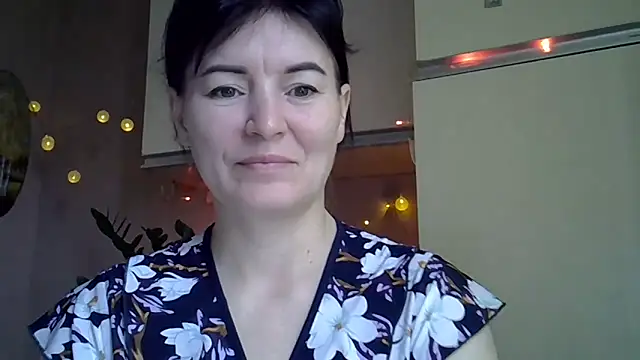 Krystal 82 online show from 10-24-25, 10:11