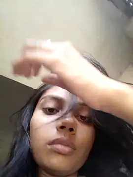 Snapshot of queen_girl_ chatting on 09-29-25, 05:34 queen girl  online show from 09-29-25, 05:34