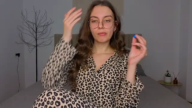 Real cutie1 online show from 12-01-25, 02:22