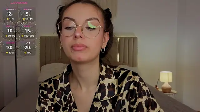 Real cutie1 online show from 07-18-26, 12:53