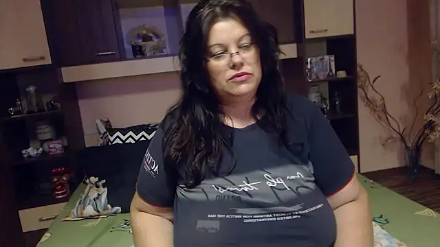 Claudia 71love online show from 10-24-25, 09:33