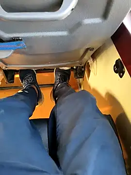 Snapshot of mysticeyes_backup chatting on 09-19-25, 02:35 mysticeyes backup online show from 09-19-25, 02:35