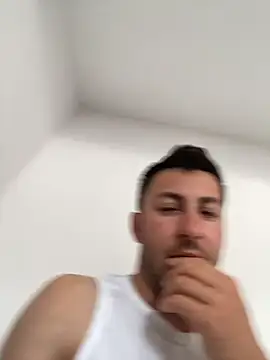 Snapshot of emredenizz07 chatting on 07-26-26, 07:48 emredenizz07 online show from 07-26-26, 07:48