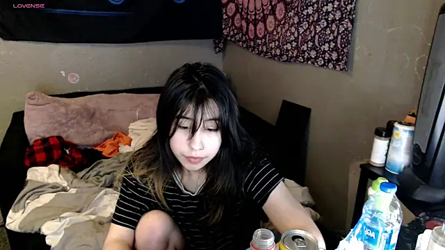 London Ray online show from 11-26-25, 08:15