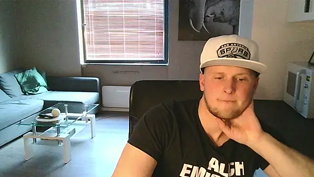 Dartanjanas13 online show from 09-17-25, 03:03