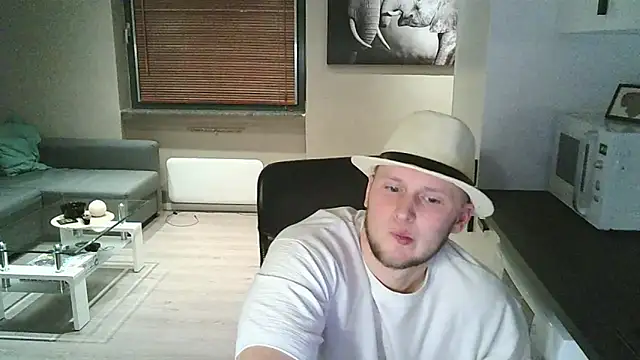 Dartanjanas13 online show from 10-31-25, 08:10