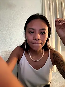 Snapshot of Nia_Desire chatting on 09-19-25, 06:26 Nia Desire online show from 09-19-25, 06:26