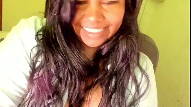 Snapshot of ebonylouissexyhot chatting on 10-17-25, 08:22 ebonylouissexyhot online show from 10-17-25, 08:22