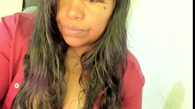 Snapshot of ebonylouissexyhot chatting on 10-31-25, 05:36 ebonylouissexyhot online show from 10-31-25, 05:36