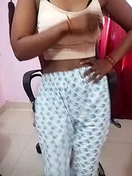 Snapshot of Reeta-rani chatting on 09-12-25, 05:18 Reeta-rani online show from 09-12-25, 05:18