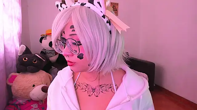 Snapshot of Lolii_Zoe chatting on 10-08-25, 06:16 Lolii Zoe online show from 10-08-25, 06:16