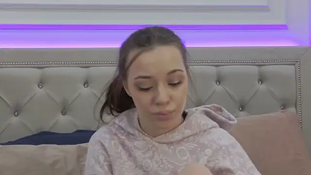 ZoeyNeal online show from 03-09-26, 01:59