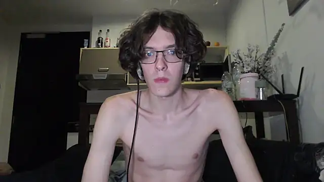 Snapshot of LovesomeCookie chatting on 09-16-25, 02:29 LovesomeCookie online show from 09-16-25, 02:29