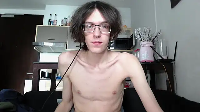 Snapshot of LovesomeCookie chatting on 10-05-25, 08:23 LovesomeCookie online show from 10-05-25, 08:23