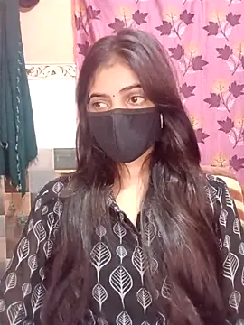 Snapshot of Queen_Pooja7 chatting on 10-03-25, 04:15 Queen Pooja7 online show from 10-03-25, 04:15