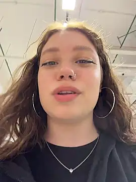 Snapshot of lucy-joy chatting on 07-06-26, 10:12 lucy-joy online show from 07-06-26, 10:12