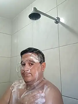 Snapshot of reguetones92 chatting on 10-18-25, 05:57 reguetones92 online show from 10-18-25, 05:57