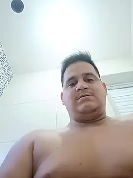 Snapshot of reguetones92 chatting on 11-16-25, 06:13 reguetones92 online show from 11-16-25, 06:13