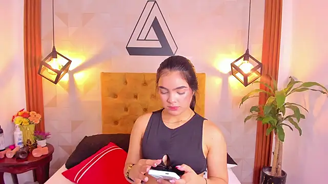 violet sweet19 online show from 04-13-26, 11:48