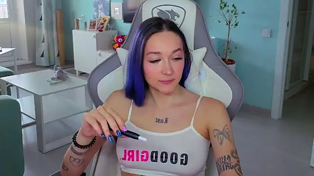 Snapshot of Im_suka chatting on 02-06-26, 03:22 Im suka online show from 02-06-26, 03:22