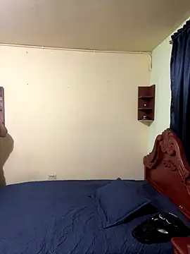 Snapshot of MaxDell chatting on 09-09-25, 12:32 MaxDell online show from 09-09-25, 12:32