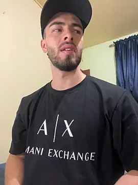 Snapshot of MaxDell chatting on 09-19-25, 01:18 MaxDell online show from 09-19-25, 01:18