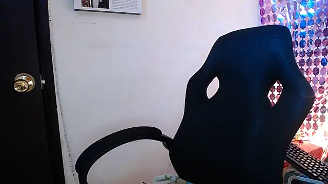 Nicol V online show from 10-23-25, 04:45