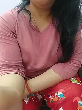 Snapshot of roshni_agrawal0 chatting on 06-17-26, 09:12 roshni agrawal0 online show from 06-17-26, 09:12